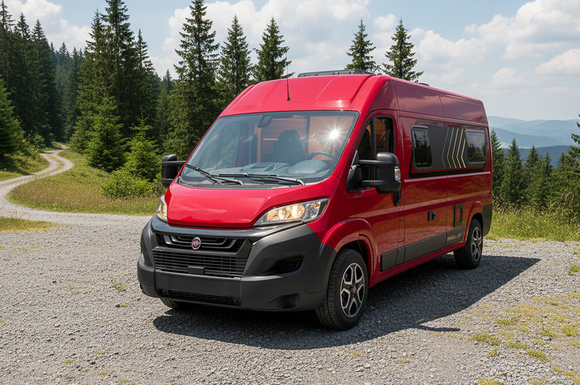 Roter Camper Van von Bürstner