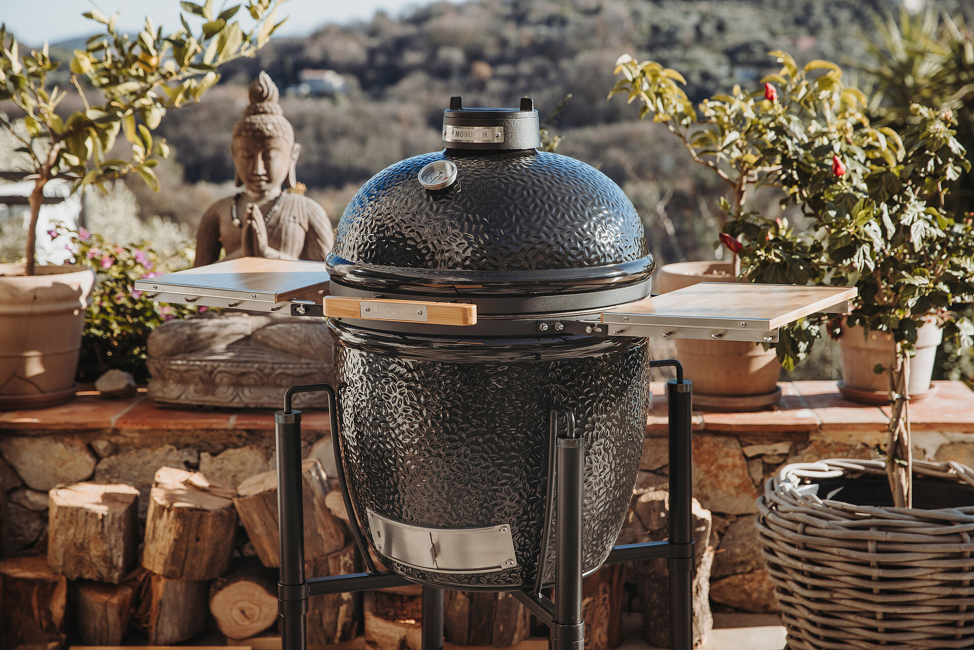 Detailaufnahme des neuen Monolith One 55 Einsteiger Keramikgrill